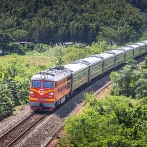 客车K6638新桥镇站两道通过